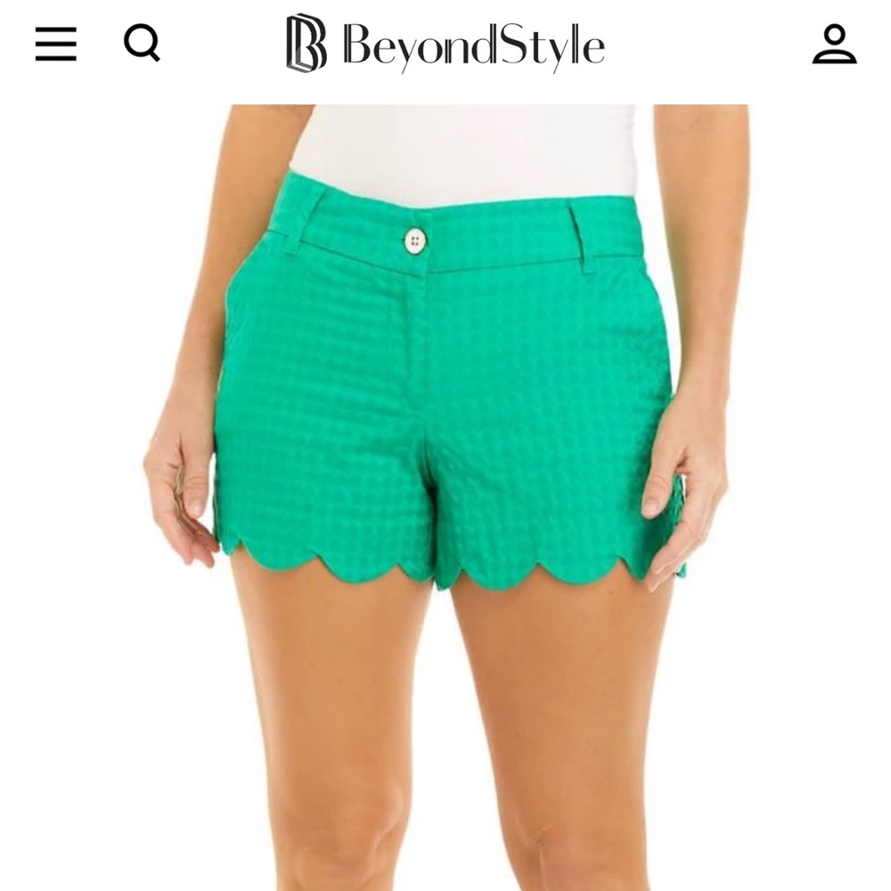 Crown & Ivy Women's High Waist Green Scalloped Shorts